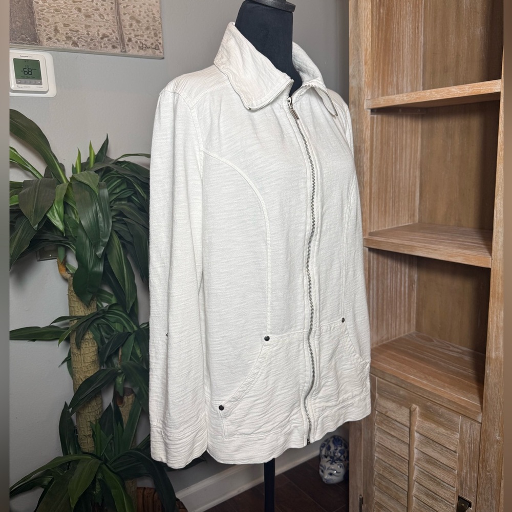 Lizwear, White Textured Zip-Up Jacket Silver Stud Detail, Size XXL